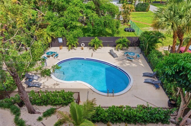 Building Photo - 2520 N Andrews Ave