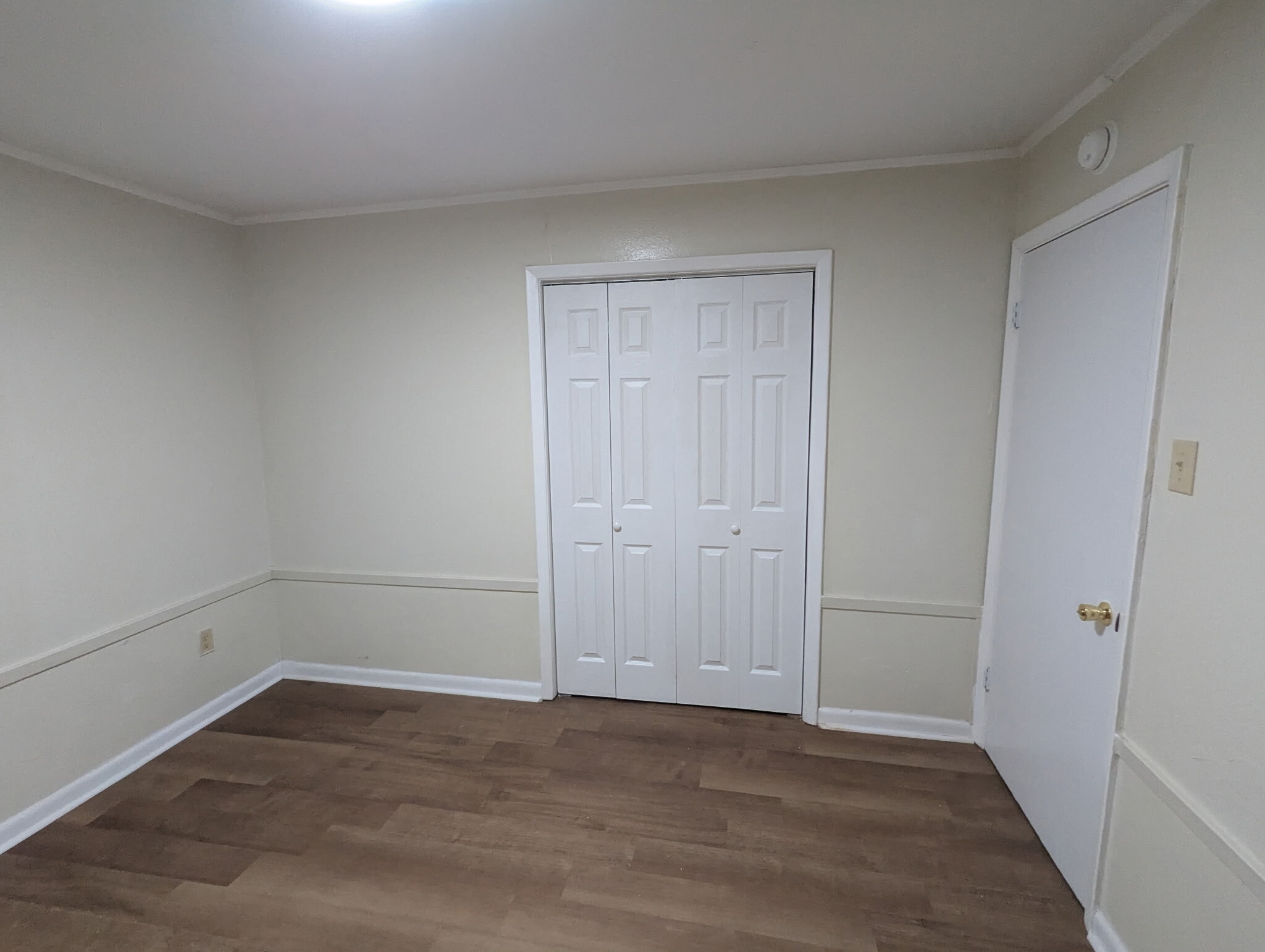 Building Photo - 1615 Dawnview Ln