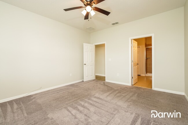 Building Photo - 2430 Sanderling St