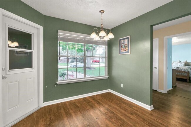Building Photo - 7310 Echo Pines Dr