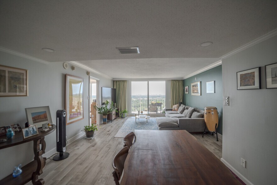 Building Photo - 2611 Bayshore Blvd