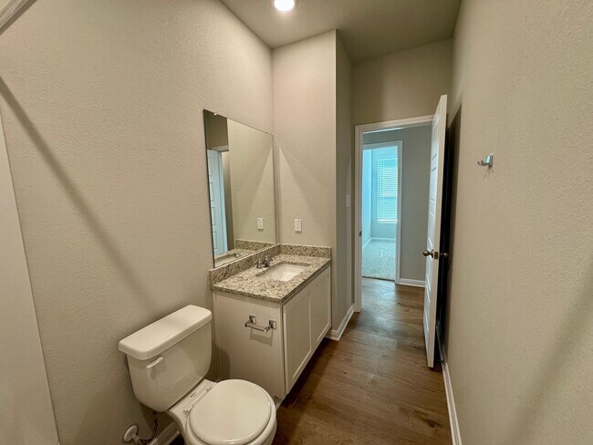 Building Photo - Stunning 3x2 Luxury Duplex in Buda, TX!