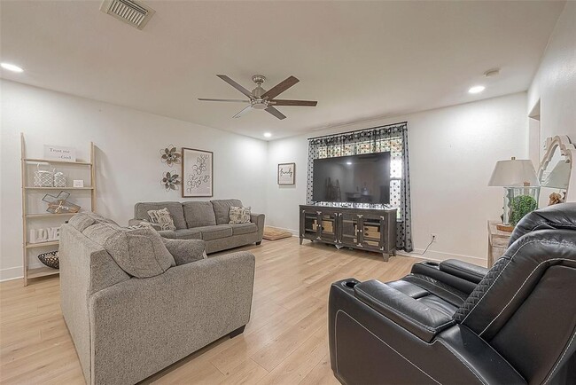 Building Photo - 6818 Garnet Trail Ln