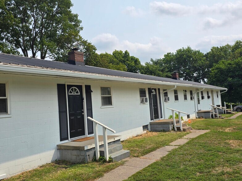 Primary Photo - 2209 -2215 Highland Street