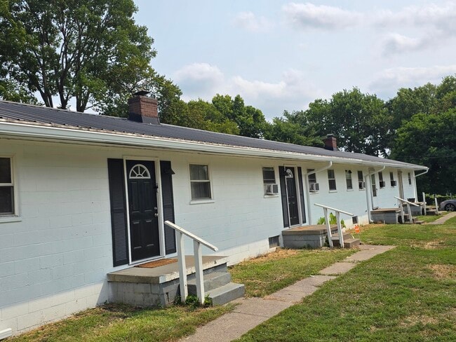 Building Photo - 2209 -2215 Highland Street