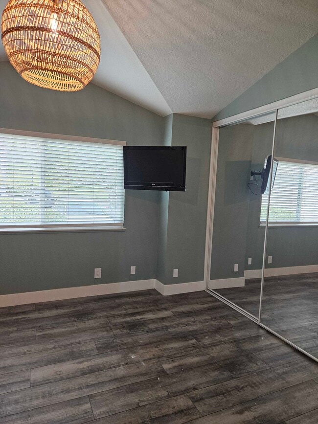 Building Photo - 30902 Club House Dr