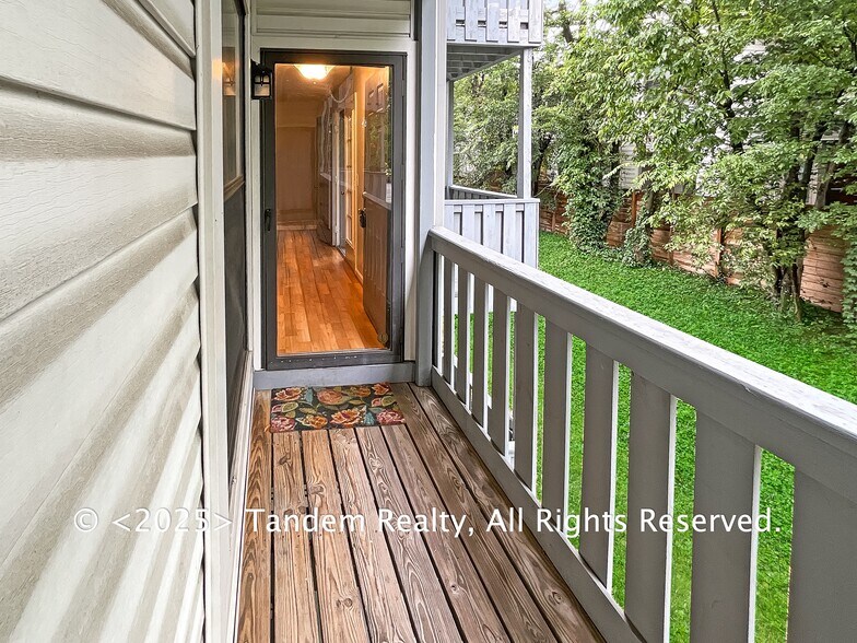 Building Photo - 118 Prescott Pl
