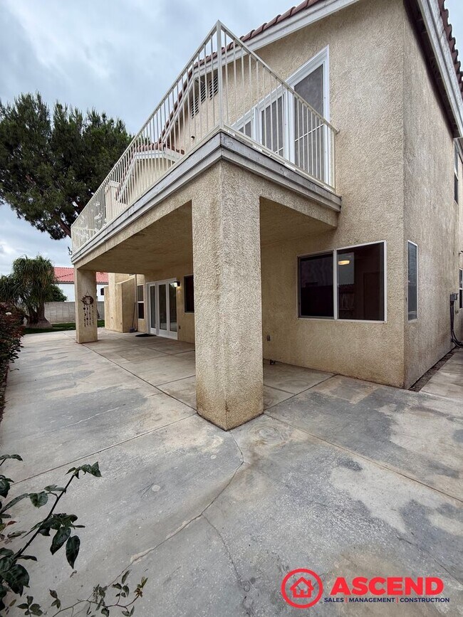 Building Photo - Spacious 4 Bed / 3 Bath Home in Haggin Oaks!