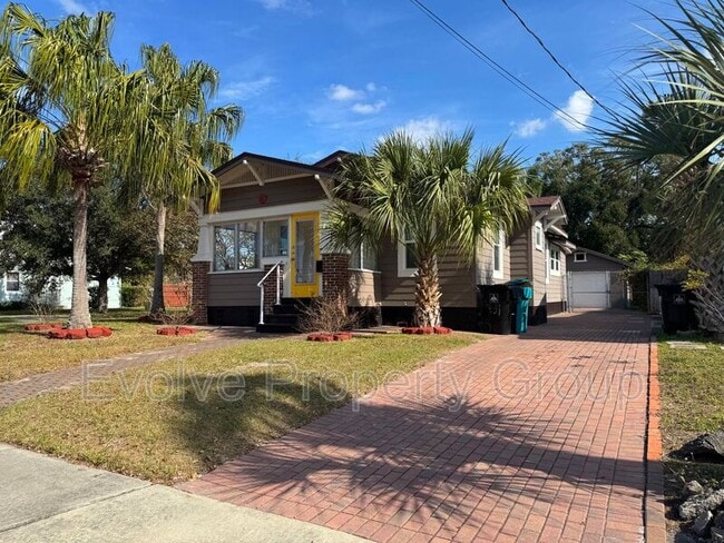 Building Photo - 931 Shine Ave