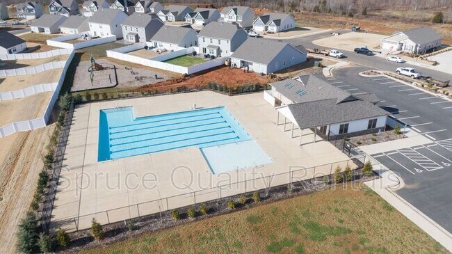 Building Photo - 216 McClellan Trail