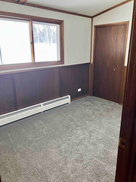 Building Photo - 6751 Geneva Ave S