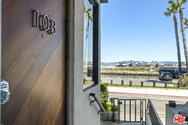Building Photo - 6209 Pacific Ave