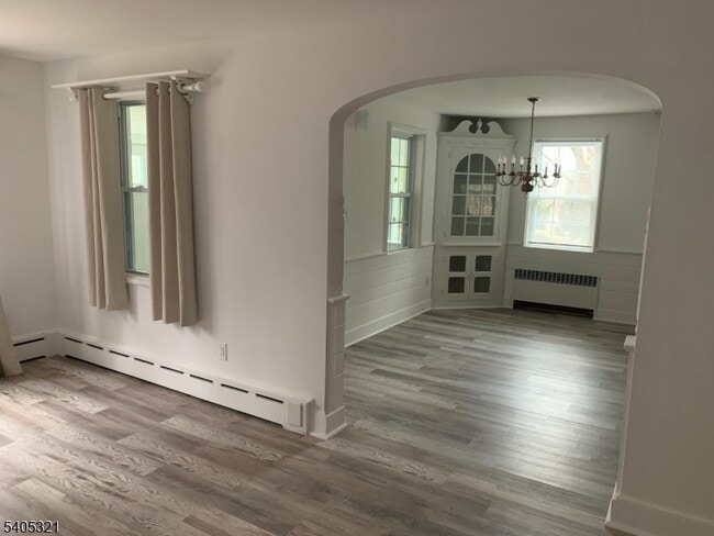 Building Photo - 3 Meadow Dr