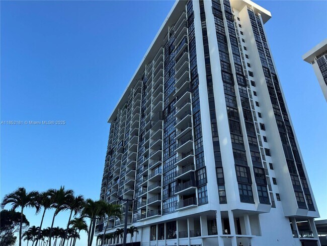 Building Photo - 1865 Brickell Ave