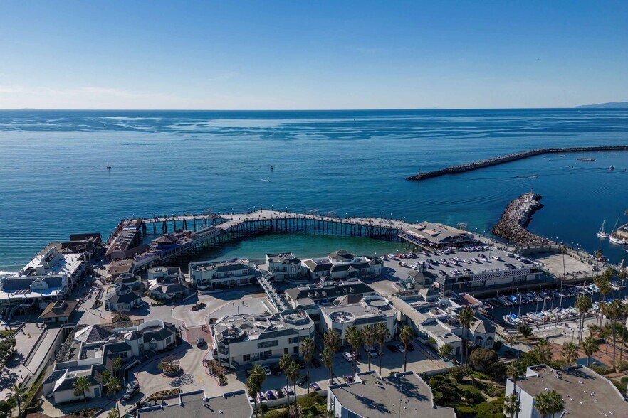 Building Photo - 650 The Village