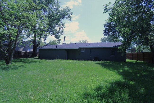 Building Photo - 130 Bennett Dr