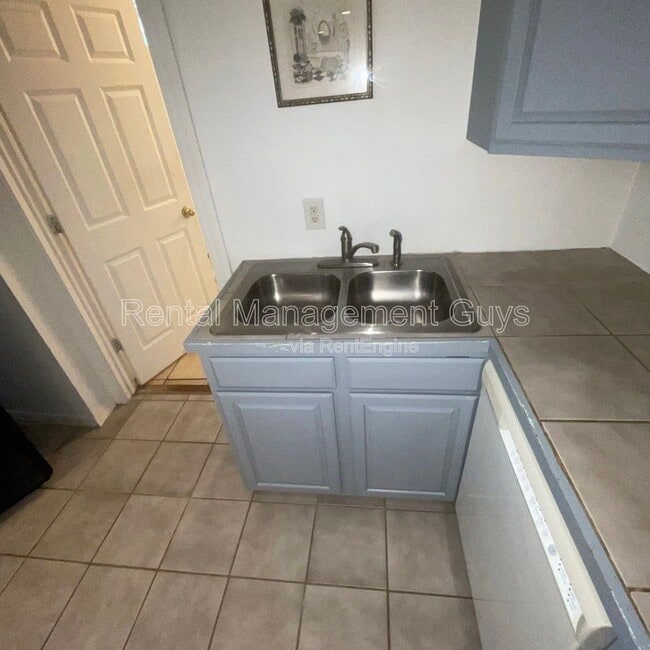 Primary Photo - 2021 3rd Ave S