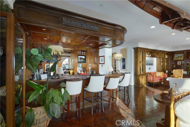 Building Photo - 18 Breakers Ise