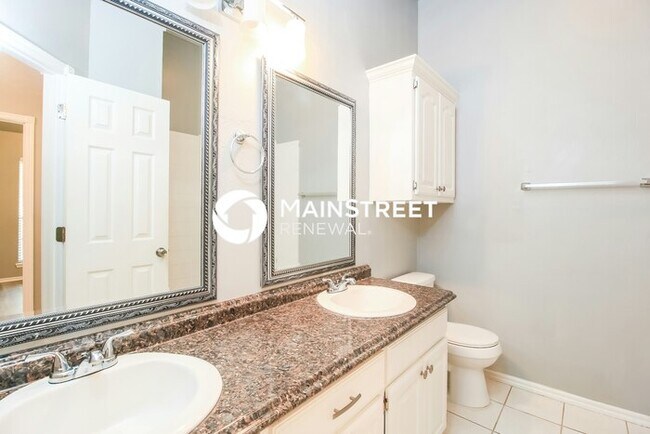 Building Photo - 4 Bedroom Pet-Friendly Home in Oklahoma City, OK with Main Street Renewal