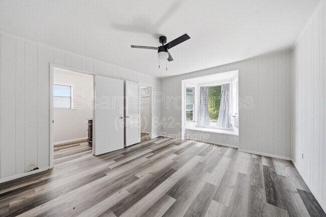 Building Photo - 4530 E 6th St