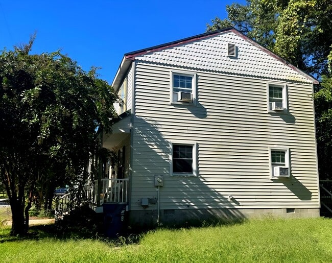 Building Photo - 6401 Cathell St
