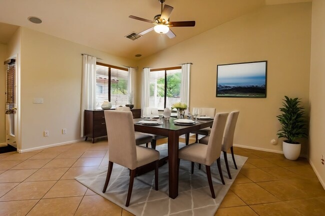 Building Photo - Spacious North Phoenix Home