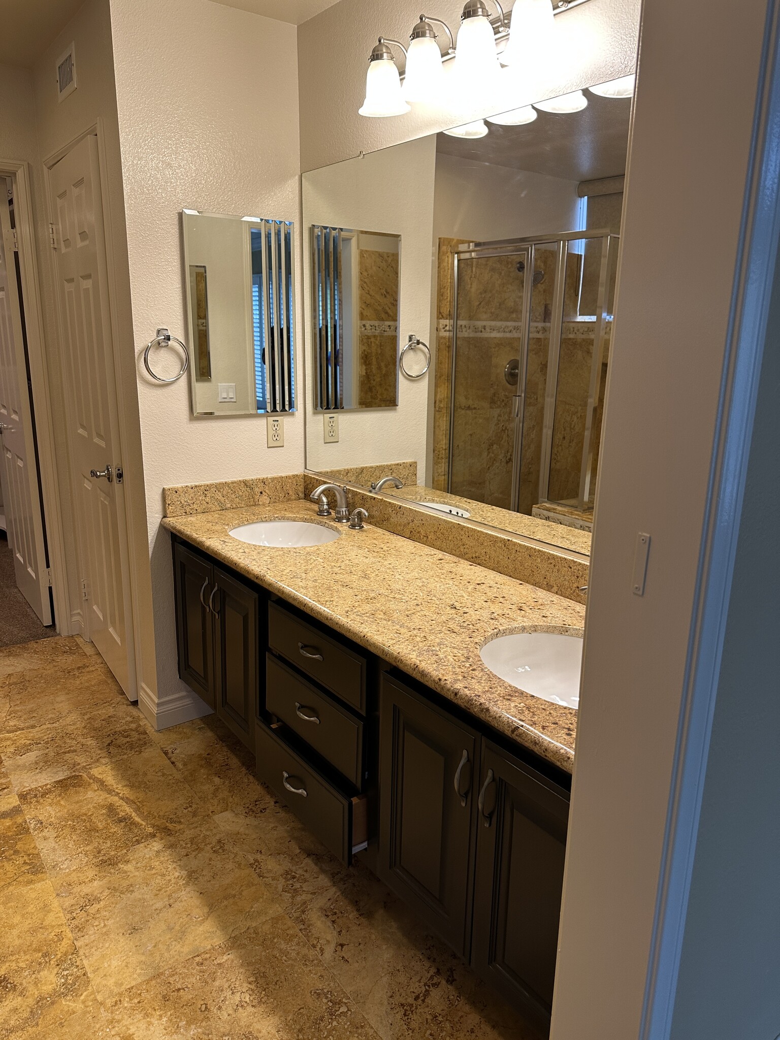 Building Photo - 15400 Zaharias St