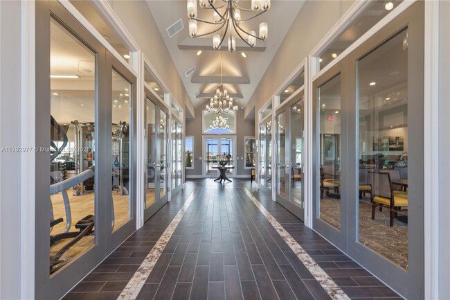 Building Photo - 1101 Banyan Dr