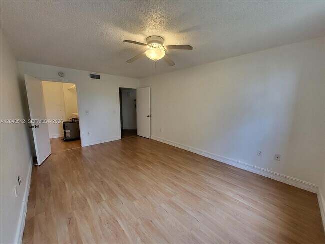 Building Photo - 8225 Lake Dr