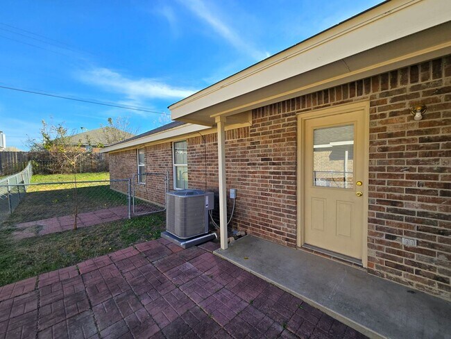 Building Photo - 3804 Littleleaf Ct