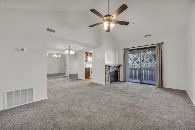 Building Photo - POWDERWOOD 1 BEDROOM
