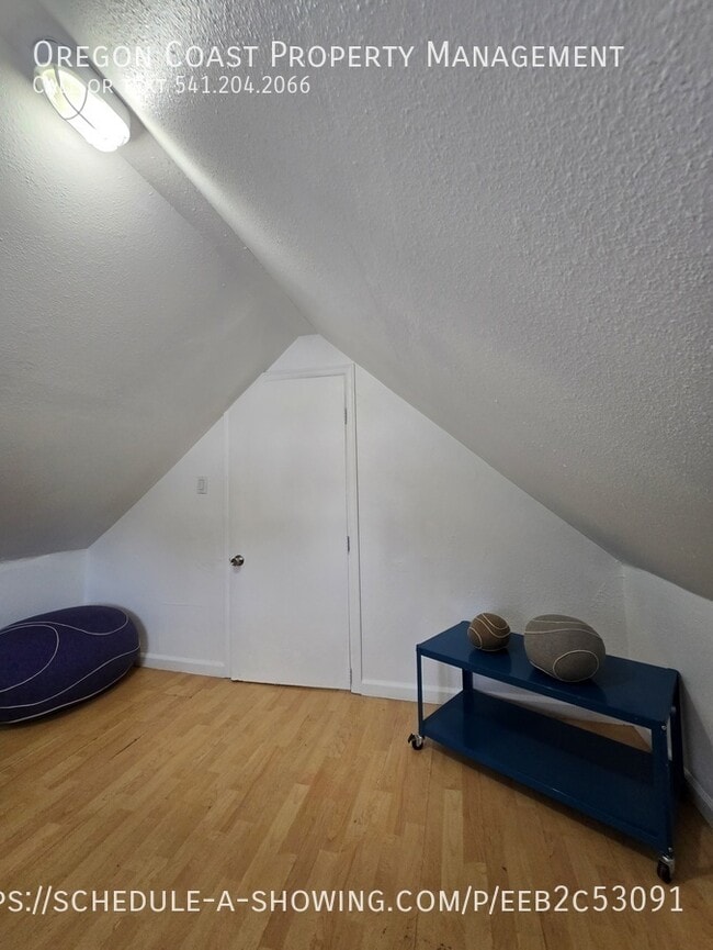Building Photo - 1870 SE 3rd St