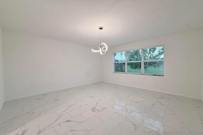 Building Photo - 10710 Hensley St