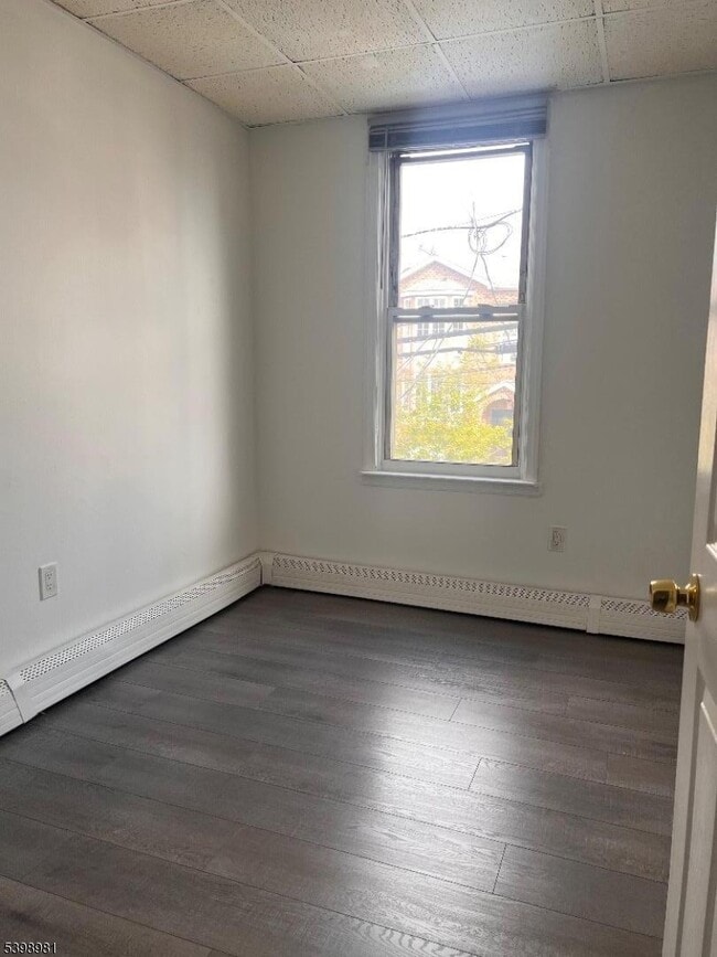 Building Photo - 204 Erie St