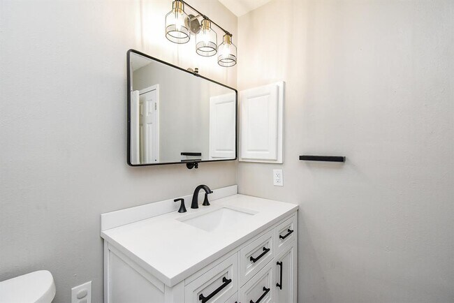 Building Photo - 23122 Beech Canyon Dr