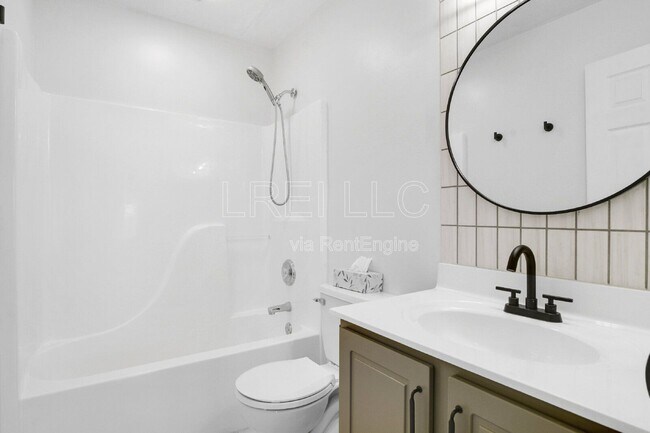 Building Photo - 8439 Grand Trevi Dr