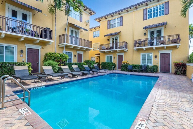 Building Photo - 72 SE 6th Ave