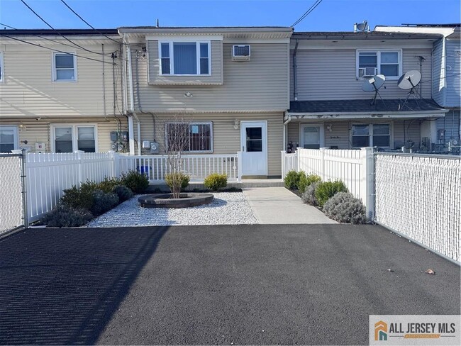 Building Photo - 33 Mercer St