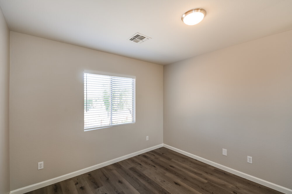 Building Photo - 12422 W Sharon Dr