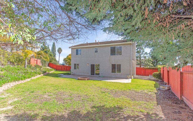 Building Photo - Large 4 Bedroom, 2.5 Bath Home with Large 3 Car Garage!!