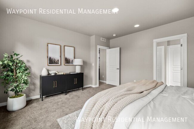 Building Photo - 4235 S Highcliff Ave