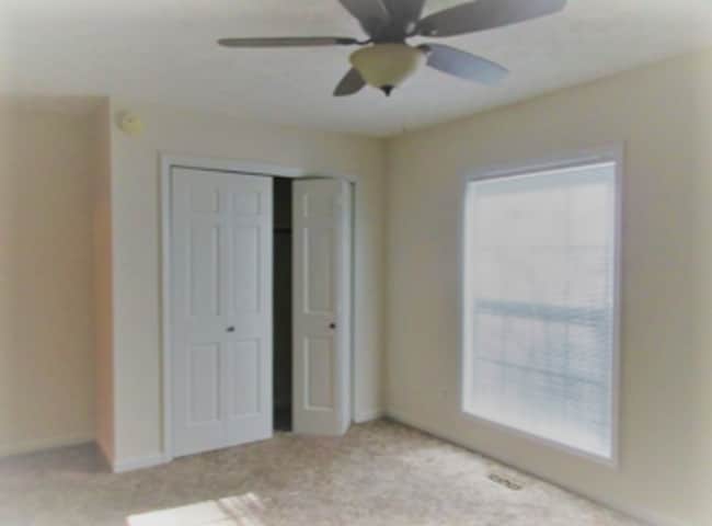 Building Photo - 1176 E Commons Dr