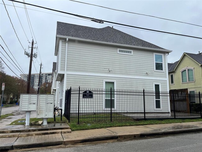 Building Photo - 1908 Bailey St