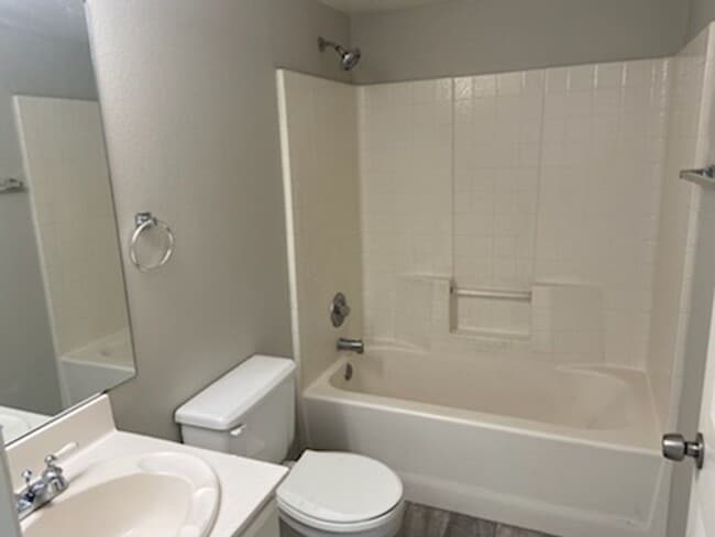 Building Photo - A Special 2 bed 2 bath Condo overlooking C...