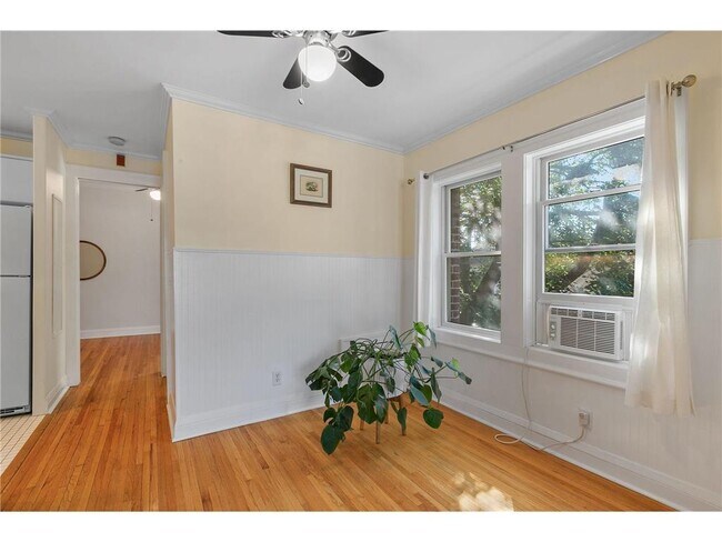 Building Photo - 2739 Girard Ave S