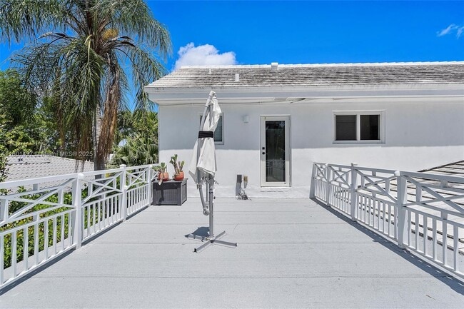 Building Photo - 9200 N Bayshore Dr