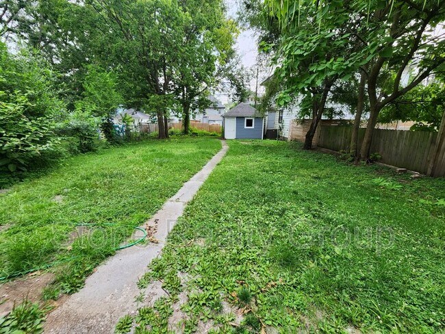 Building Photo - 636 S 7th St