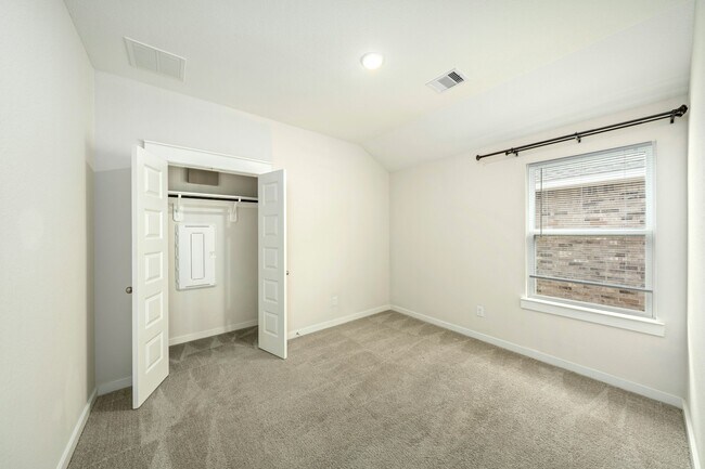 Building Photo - 7511 Coral Ter Dr