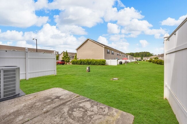 Building Photo - 765 Canyon Oak Loop