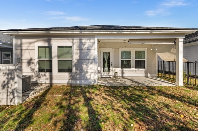 Building Photo - 119 Holloway Hl